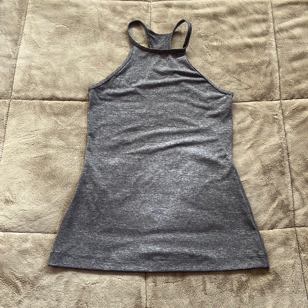 🍋 Lululemon high-neck tank